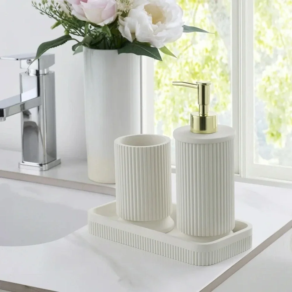 Trevo 3‑Piece Resin Bath Set – My Texas House – Back to College |‎ Dorm Bathroom